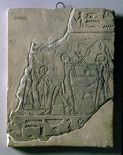 Bas-relief de prêtresses cueillant des raisins, 26e-30e dynastie - Late Period Egyptian